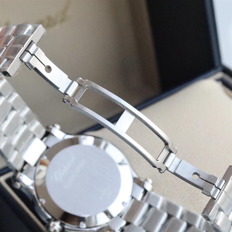 202457162449728 1700